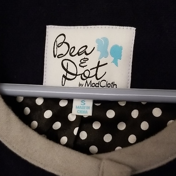 Coat - Picture 3 of 4